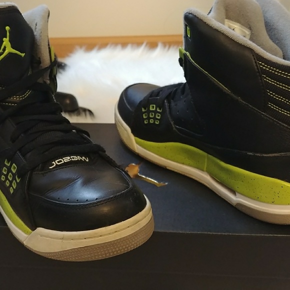 Jordan Shoes - Picture 3 of 4